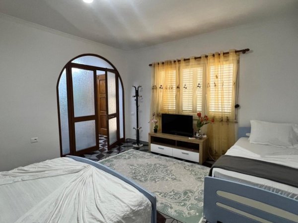 Tirane, jepet me qera apartament 1+1+Ballkon Kati 1, 67 m² 400 € (BRRYL)