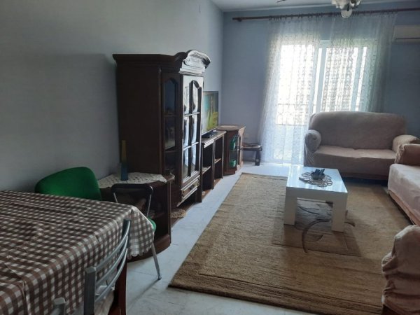 Tirane, jepet me qera apartament 2+1+Ballkon Kati 9, 100 m² 500 € (Rruga Dritan Hoxha Laprak)