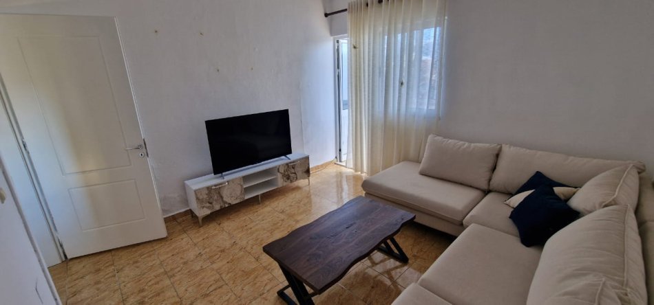 Tirane, jepet me qera apartament 2+1 Kati 4, 80 m² 600 € (Don Bosko)