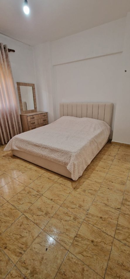 Tirane, jepet me qera apartament 2+1 Kati 4, 80 m² 600 € (Don Bosko)