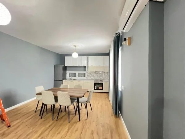 Tirane, jepet me qera apartament 2+1 Kati 2, 150 m² 900 € 