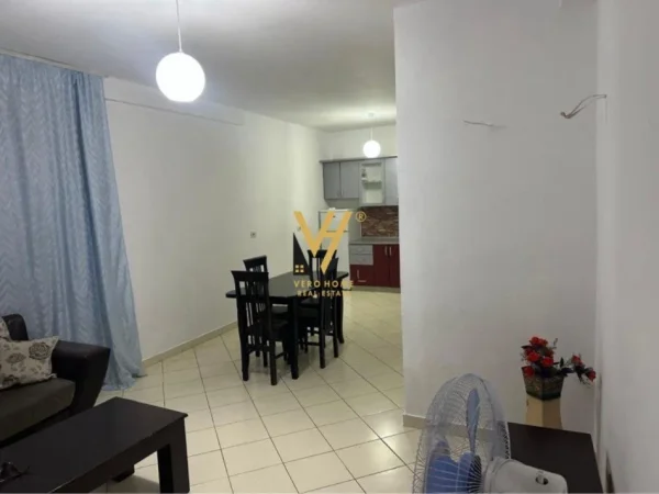Tirane, jepet me qera apartament 2+1+Ballkon Kati 9, 120 m² 500 € (ASTIR)