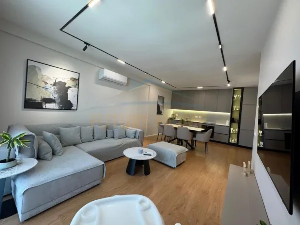 Tirane, shitet apartament 2+1+Ballkon Kati 6, 114 m² 250.000 € 