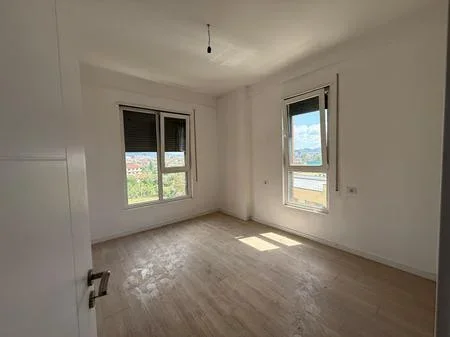 Tirane, shitet apartament 2+1 Kati 4, 98 m² 118.600 € (Paskuqan)