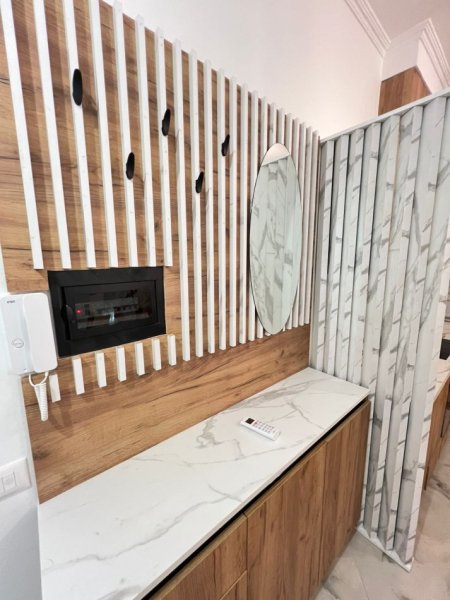 Tirane, jepet me qera apartament 1+1+Ballkon Kati 4, 65 m² 650 € (pazari i ri)