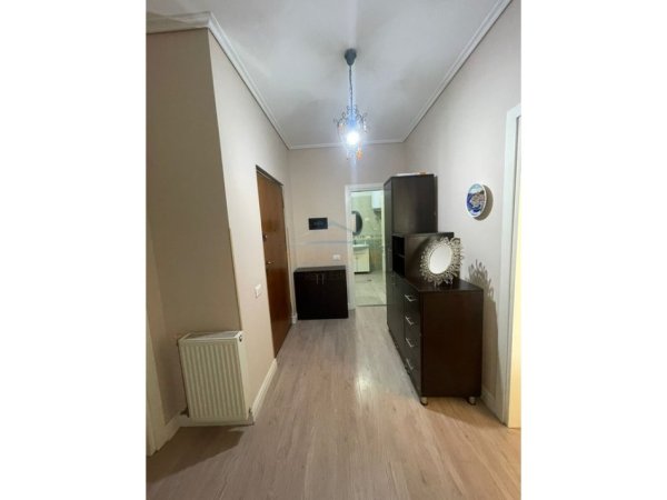 Tirane, jepet me qera apartament 2+1+Aneks+Ballkon Kati 7, 110 m² 700 € (KOMPLEKSI KIKA 1)