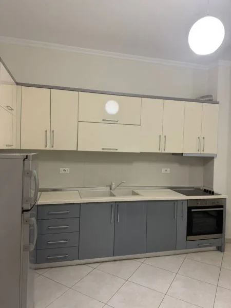 Tirane, jepet me qera apartament 2+1+Aneks+Ballkon Kati 2, 110 m² 500 € (Kopshti Botanik)