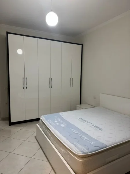 Tirane, jepet me qera apartament 2+1+Aneks+Ballkon Kati 2, 110 m² 500 € (Kopshti Botanik)