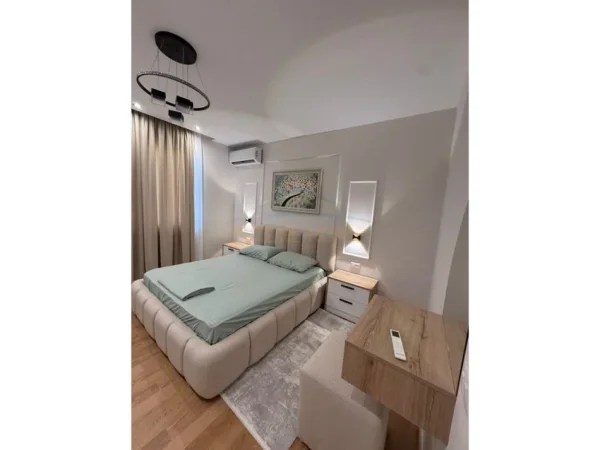 Tirane, shitet apartament 2+1+Ballkon Kati 1, 90 m² 245.000 € (kopshti botanik)
