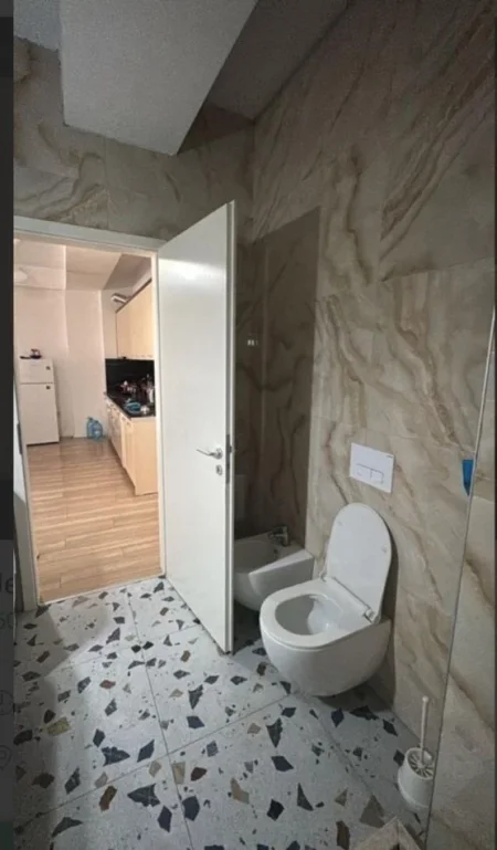 Tirane, jepet me qera apartament 2+1 Kati 2, 80 m² 500 € (ali demi)