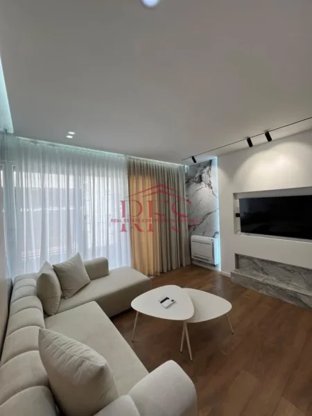 📍 Jepet me Qera Apartament 2+1 Luks  – Liqeni i Thatë,  1,100 €