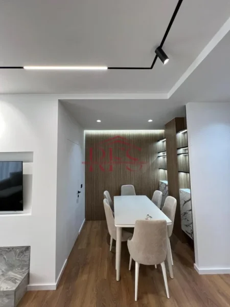 📍 Jepet me Qera Apartament 2+1 Luks  – Liqeni i Thatë,  1,100 €