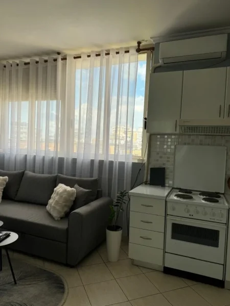 Tirane, jepet me qera apartament 1+1 Kati 5, 48 m² 540 € (Rruga e Durrësit)