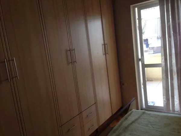Tirane, jap me qera apartament 1+1+Aneks+Ballkon Kati 5, 70 m² 40.000 € 