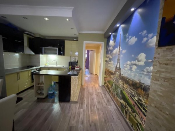 Tirane, jepet me qera apartament 2+1 Kati 1, 85 m² 350 € (Misto Mame, Pallatet Derveni)