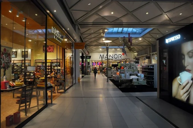 Tirane, shes zyre Kati 1, 2.077 m² 4.300.000 € (autostrada tirane-durres)