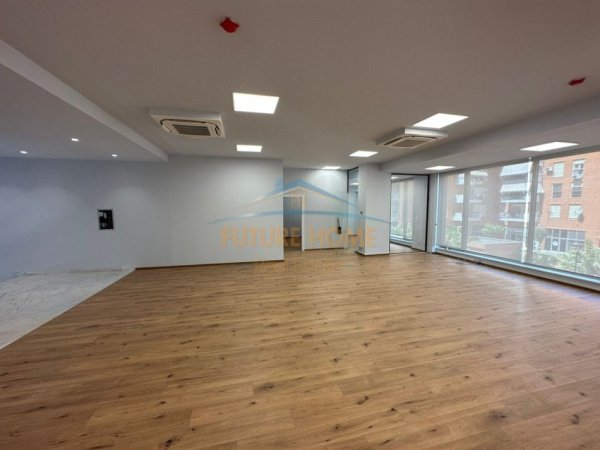 Tirane, jepet me qera zyre Kati 2, 440 m² 7.500 € (KOMPLEKSI DELI JORGJI)