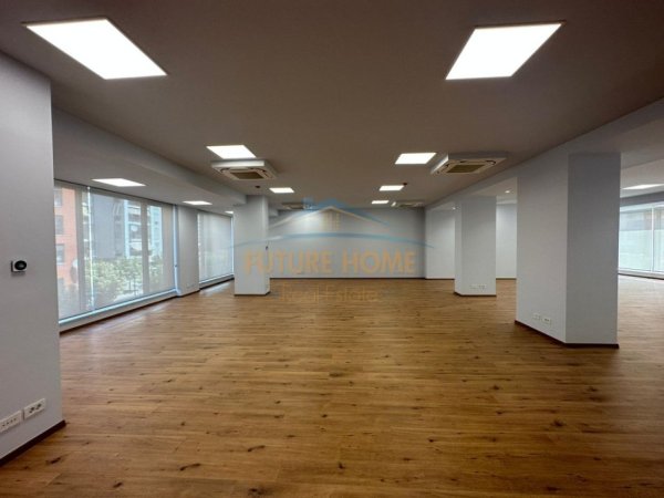 Tirane, jepet me qera zyre Kati 2, 440 m² 7.500 € (KOMPLEKSI DELI JORGJI)