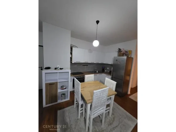 Tirane, jepet me qera apartament 2+1+Aneks+Ballkon Kati 2, 94 m² 750 € (Don Bosko)