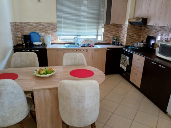 Tirane, jepet me qera apartament 2+1+Ballkon Kati 3, 85 m² 550 € (Kodra e Diellit)