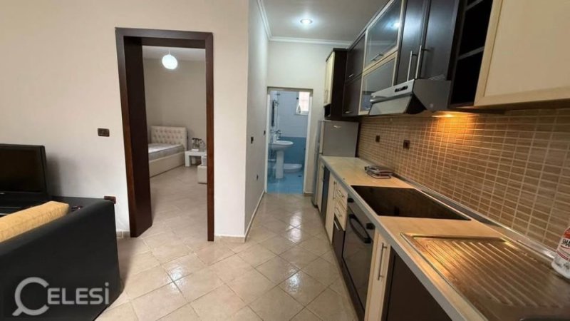 Tirane, jepet me qera Vile, 180 m²,600 mije ne muaj (Rruga:Ramiz Treni,)Mbrapa karburant Kastrati tek xhamlliku