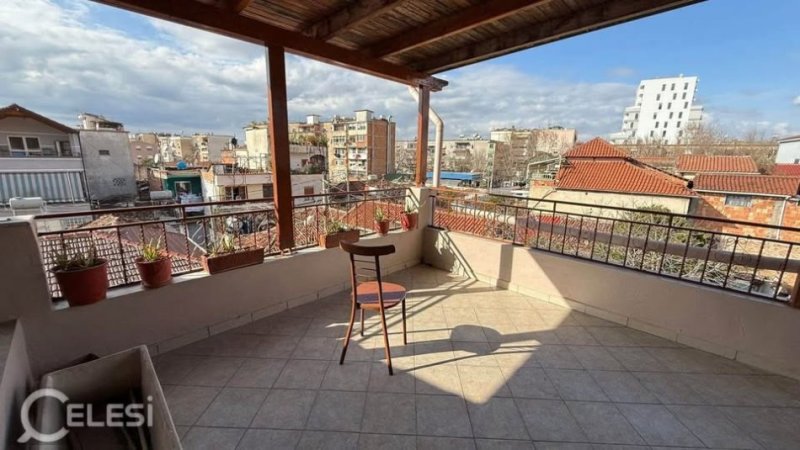 Tirane, jepet me qera Vile, 180 m²,600 mije ne muaj (Rruga:Ramiz Treni,)Mbrapa karburant Kastrati tek xhamlliku