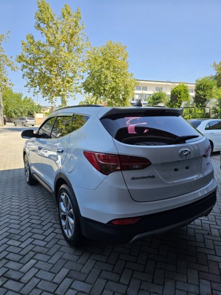 Fier, shes makine Hyundai Santa Fe Nafte, e bardhë automatik 12.800 €