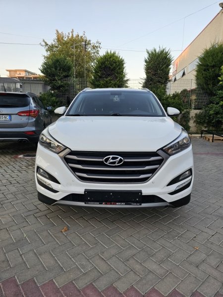 Fier, shes makine Hyundai Tucson Nafte, e bardhë automatik 13.500 €