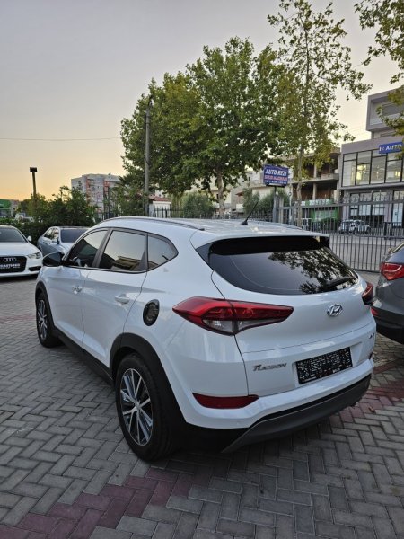 Fier, shes makine Hyundai Tucson Nafte, e bardhë automatik 13.500 €