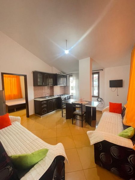 Tirane, jepet me qera shtepi 1+1+Ballkon Kati 4, 55 m² 400 € (Fakulteti i Inxhinieris se Ndertimit, Konviktet)