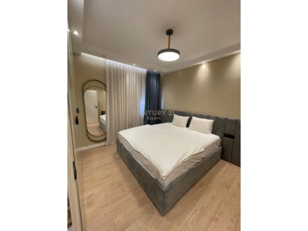 Tirane, jepet me qera apartament 2+1 Kati 6, 90 m² 1.000 € (Rr. Kosovareve)