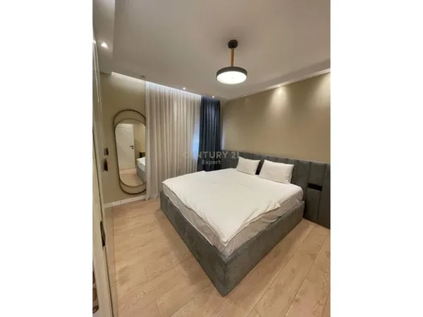 Tirane, jepet me qera apartament 2+1 Kati 6, 90 m² 1.000 € (Rr. Kosovareve)