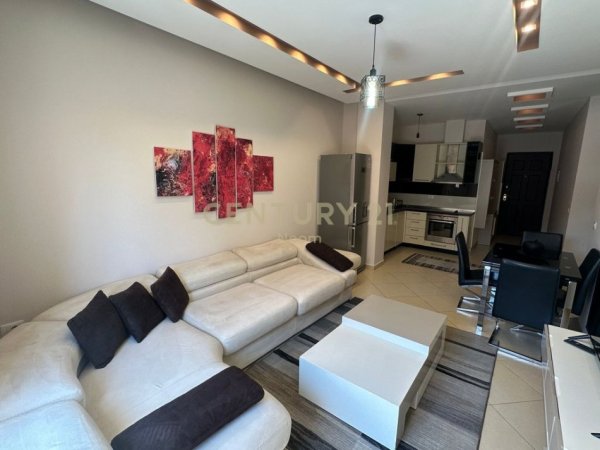 Tirane, jepet me qera apartament 1+1+Aneks+Ballkon Kati 1, 70 m² 500 € (Neom119183)
