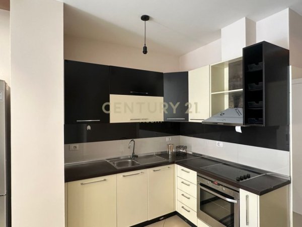 Tirane, jepet me qera apartament 1+1+Aneks+Ballkon Kati 1, 70 m² 500 € (Neom119183)