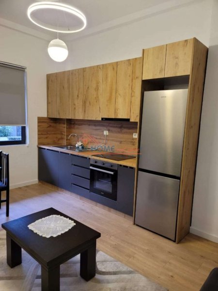 Tirane, jepet me qera apartament 1+1+Ballkon Kati 1, 62 m² 650 € (Qender)