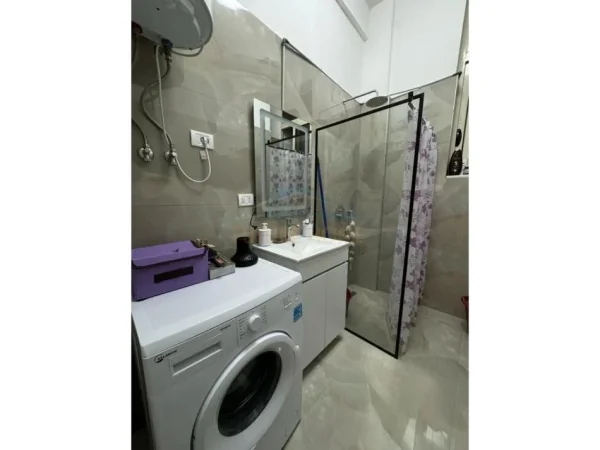 Tirane, jepet me qera apartament 1+1 Kati 1, 50 m² 600 € 