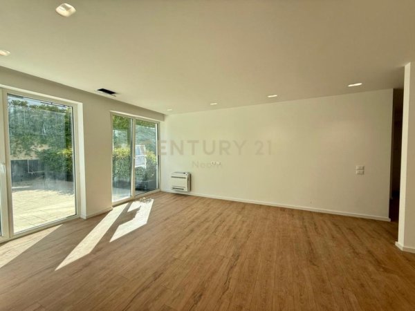 Tirane, jepet me qera apartament 3+1+Aneks+Ballkon Kati 0, 127 m² 1.700 € (Neom120063)