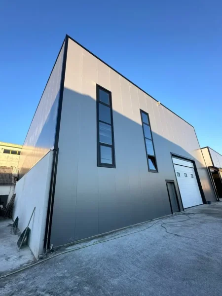 1. Projektim dhe marrje leje  - 2. Ndertim 100 %  - 3. Supervision, koaludimi dhe hipotekim