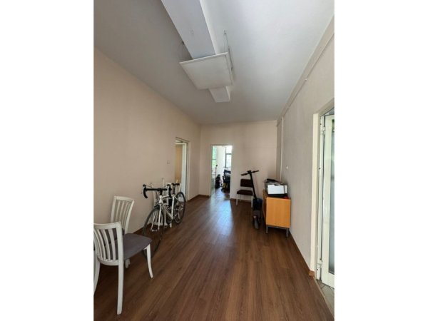 Tirane, jepet me qera ambjent biznesi Kati 0, 364 m² 3.001 € (EKONOMIKU)