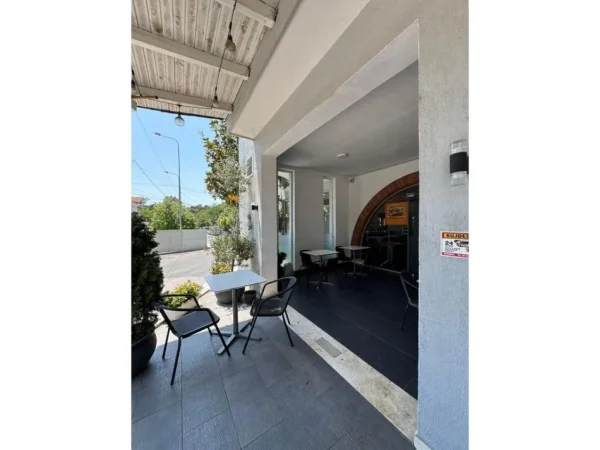 Tirane, jepet me qera ambjent biznesi Kati 0, 364 m² 3.001 € (EKONOMIKU)