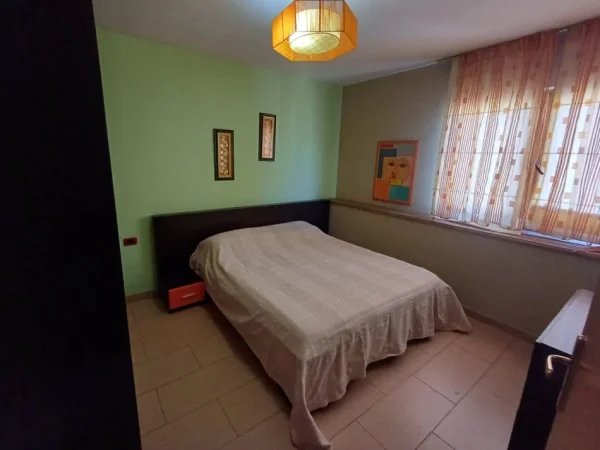 APARTAMENT 2+1+2 ME QIRA  650 € (ISH EKSPOZITA)