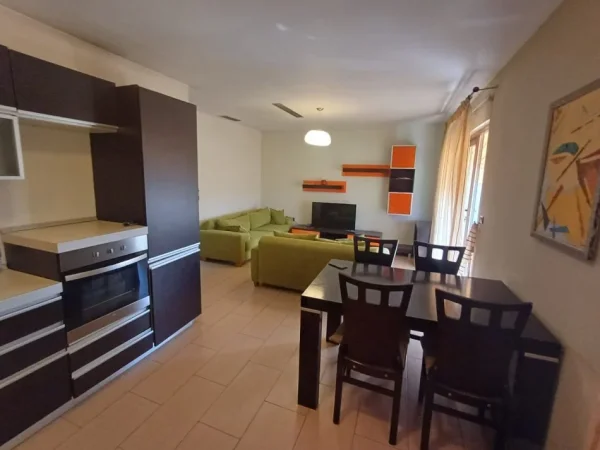 APARTAMENT 2+1+2 ME QIRA  650 € (ISH EKSPOZITA)