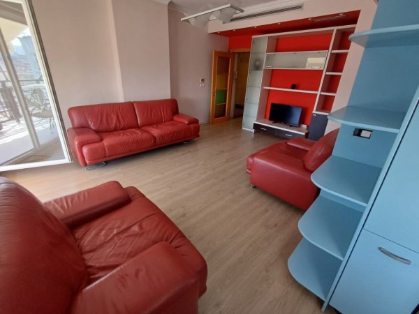 APARTAMENT 1+1 ME QIRA  550 € (ISH EKSPOZITA)