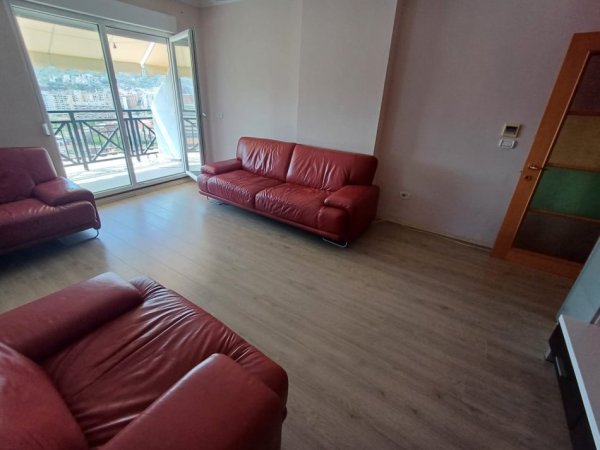 APARTAMENT 1+1 ME QIRA  550 € (ISH EKSPOZITA)