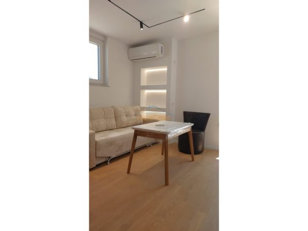 Tirane, jepet me qera apartament 1+1 Kati 9, 45 m² 600 € 