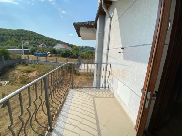 Tirane, shitet Vile Kati 1, 251 m² 250.000 € 