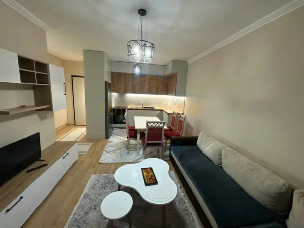 Tirane, jepet me qera apartament 2+1 Kati 3, 90 m² 700 € (Fiori Di Bosko, Don Bosko)