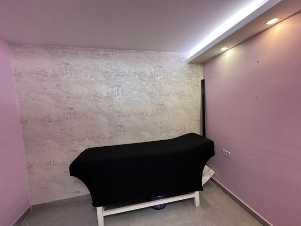 Tirane, shitet ambjent biznesi Kati 0, 70 m² 120.000 € (Rruga &quot; Idriz Dollaku&quot;)