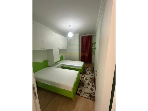 Tirane, jepet me qera apartament 2+1 Kati 3, 90 m² 700 € (Fiori Di Bosko, Don Bosko)