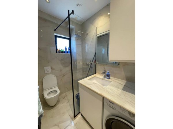 Tirane, jepet me qera apartament 2+1 Kati 6, 100 m² 1.000 € (RRUGEN E KOSOVAREVE)